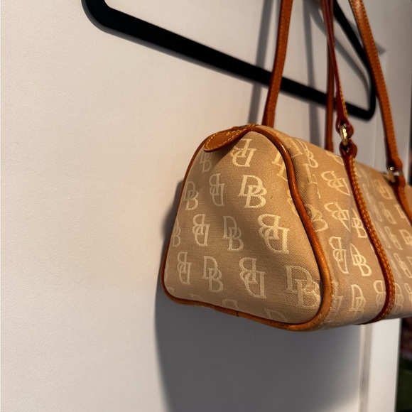 Vintage 2000 Dooney & Bourke Signature Barrel Bag - Picture 3 of 13
